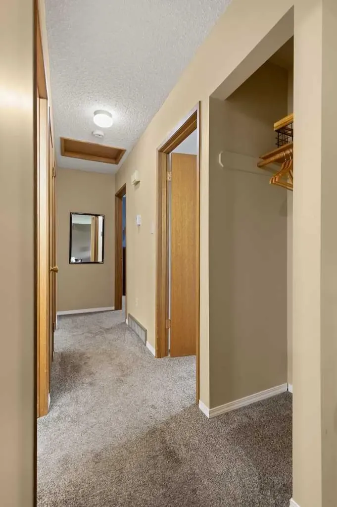 447 8 Street SE Medicine Hat AB T1A1L8