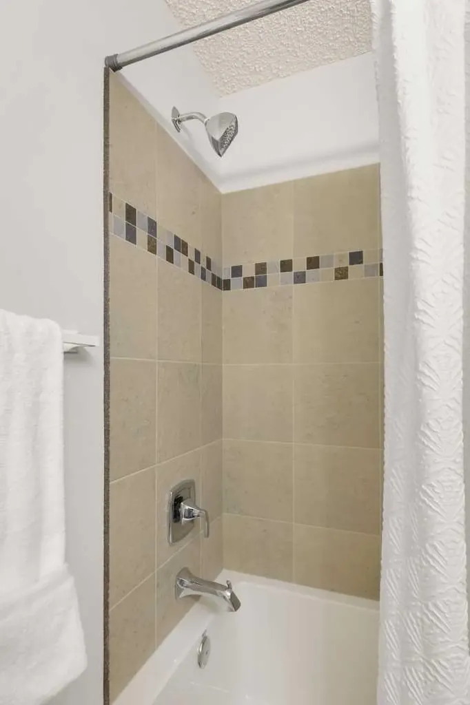 447 8 Street SE Medicine Hat AB T1A1L8