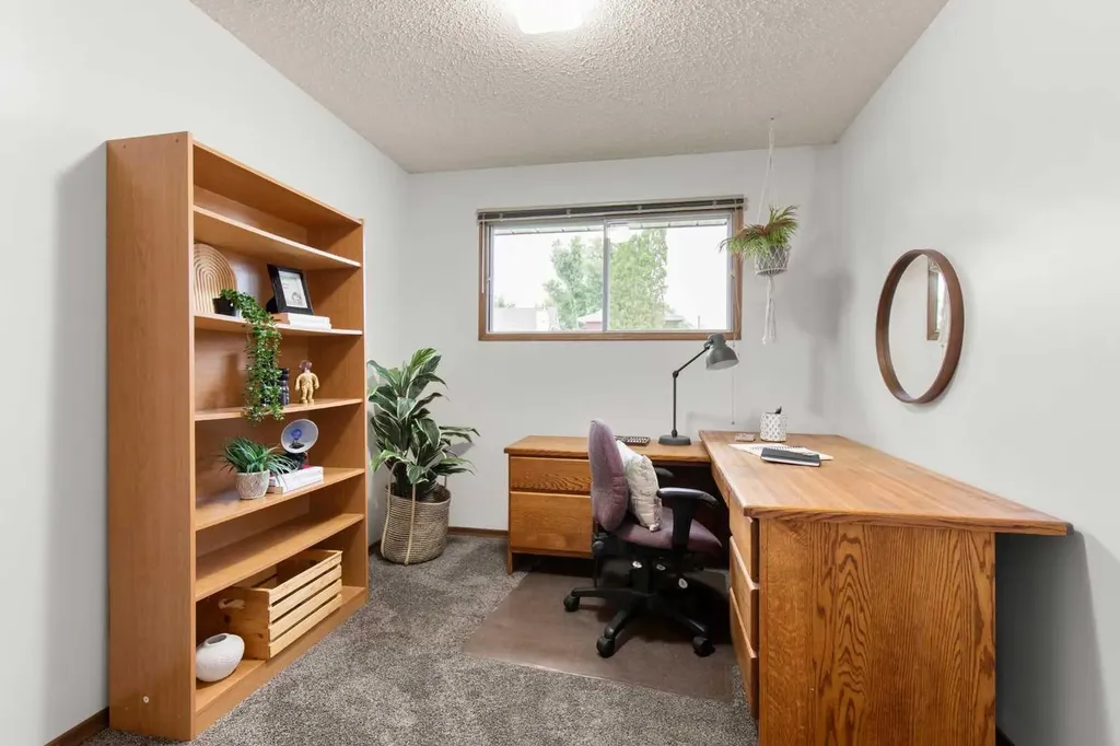 447 8 Street SE Medicine Hat AB T1A1L8