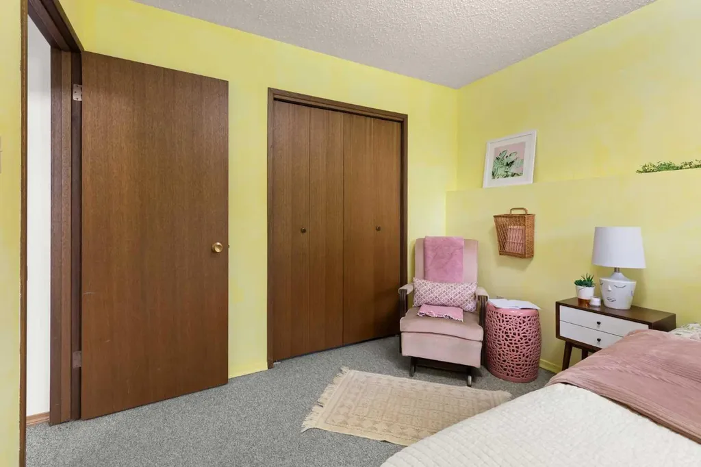 447 8 Street SE Medicine Hat AB T1A1L8