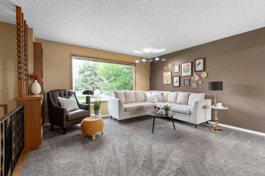447 8 Street SE Medicine Hat AB T1A1L8