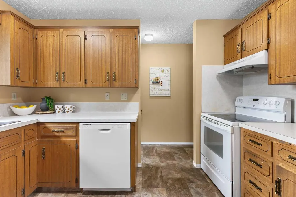 447 8 Street SE Medicine Hat AB T1A1L8