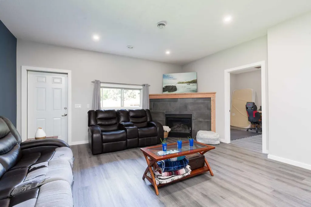 116 1 Street SW Magrath AB T0K 1J0