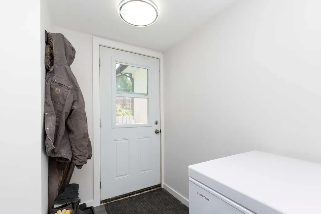 116 1 Street SW Magrath AB T0K 1J0