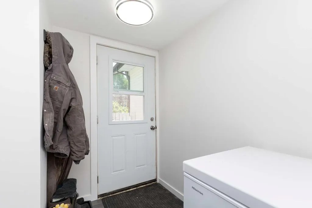 116 1 Street SW Magrath AB T0K 1J0
