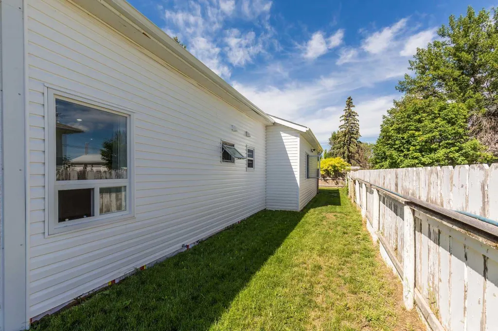 116 1 Street SW Magrath AB T0K 1J0