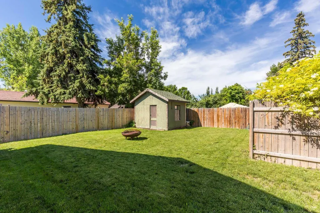 116 1 Street SW Magrath AB T0K 1J0