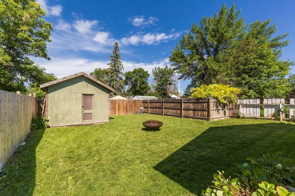 116 1 Street SW Magrath AB T0K 1J0