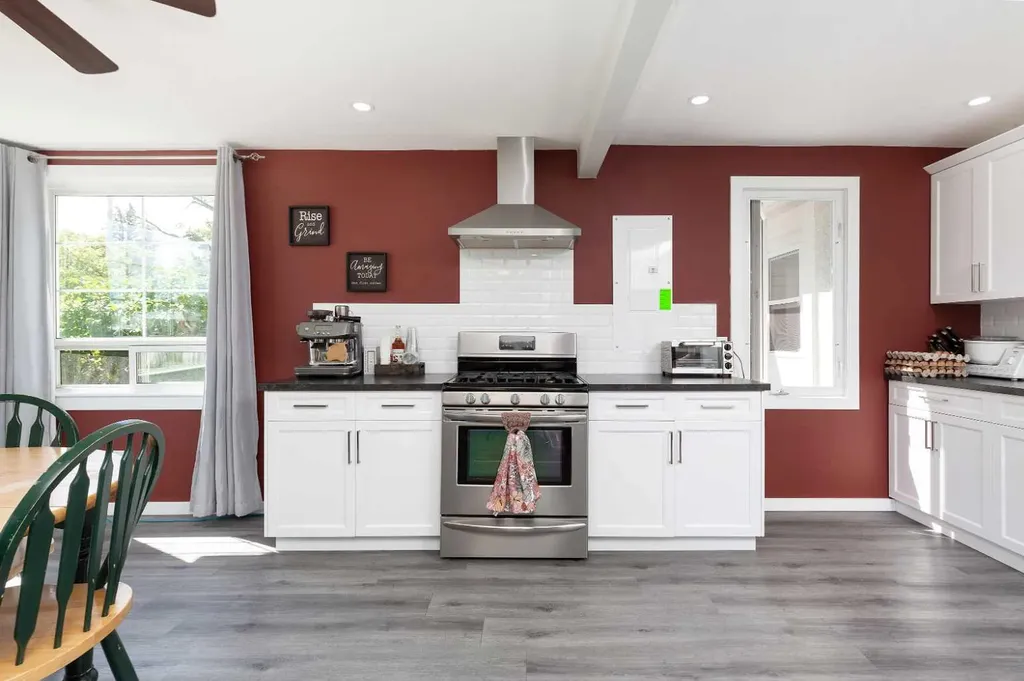 116 S 1 Street W Magrath AB T0K 1J0