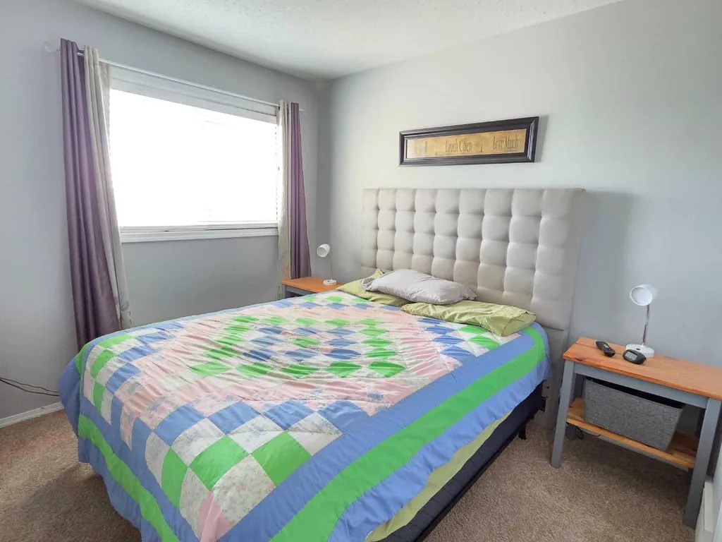 6922 90 Street Grande Prairie AB T8X 0C1