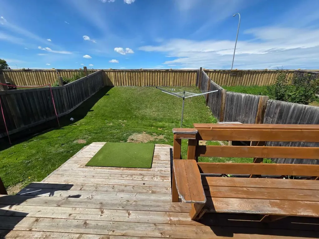 6922 90 Street Grande Prairie AB T8X 0C1