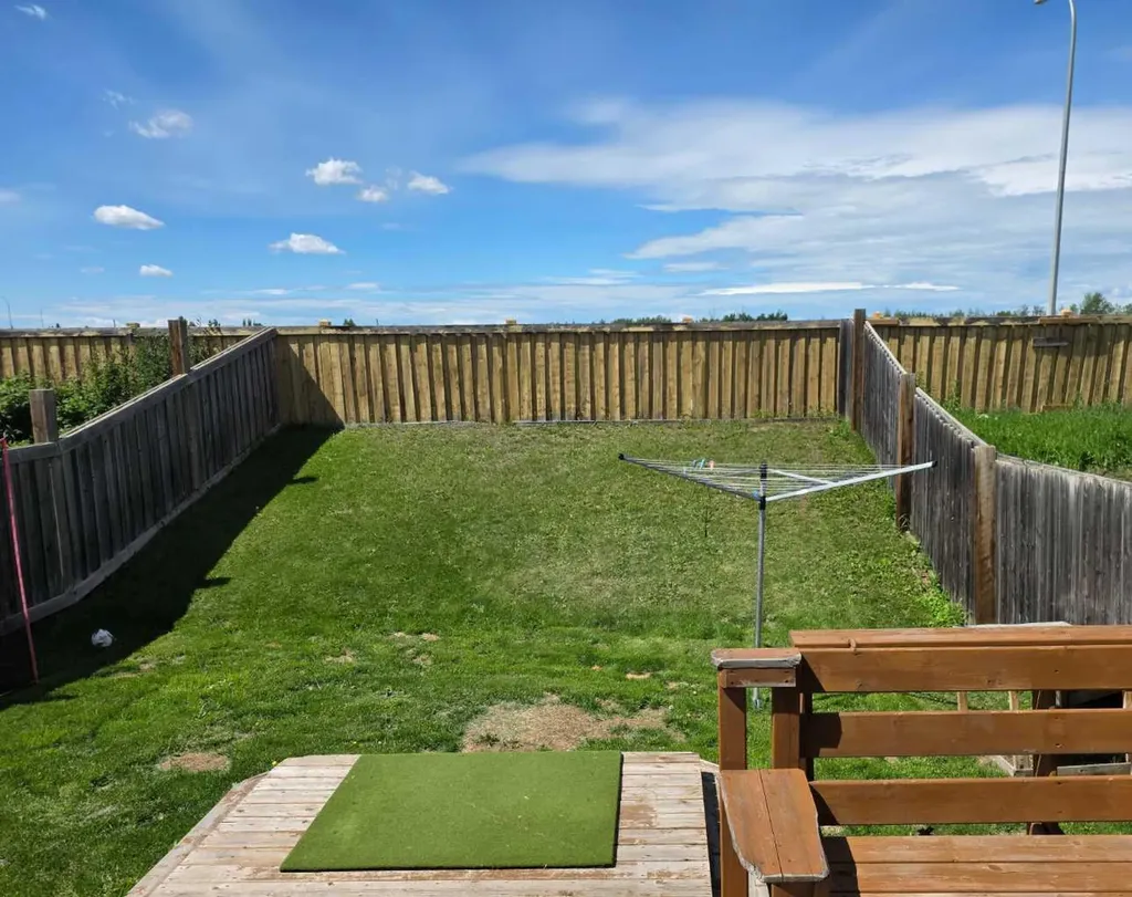6922 90 Street Grande Prairie AB T8X 0C1