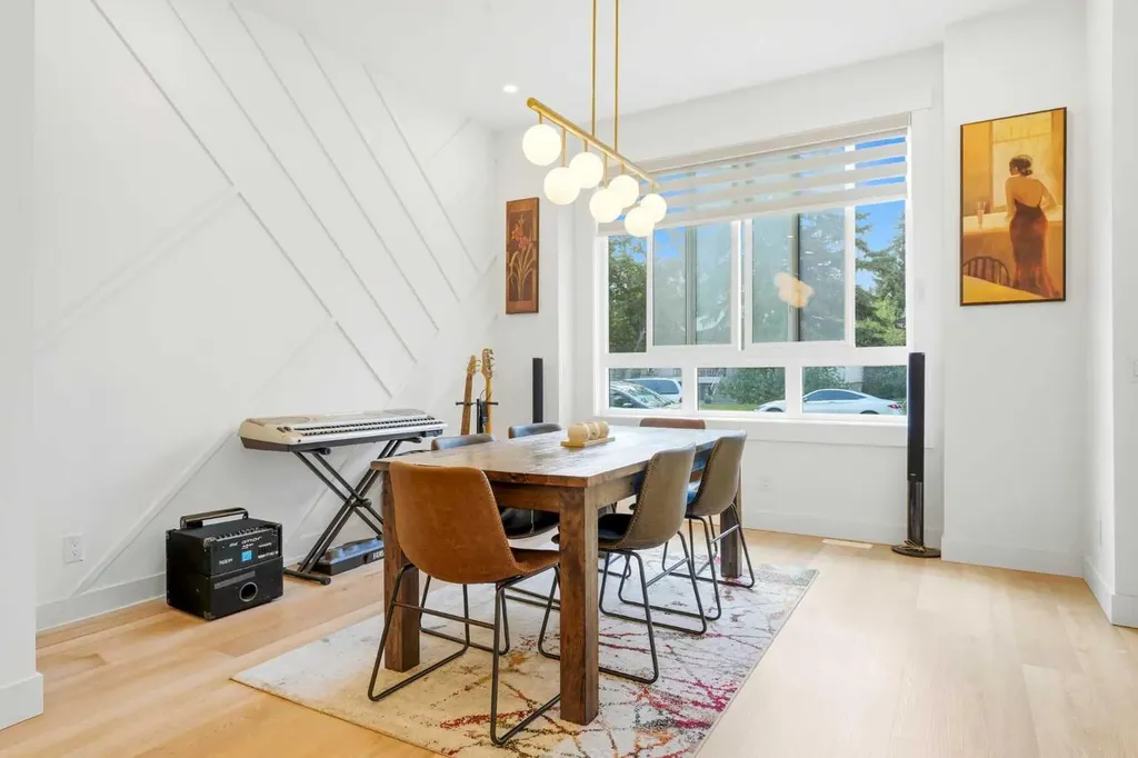 2808 40 Street SW Calgary AB T3E 3J6