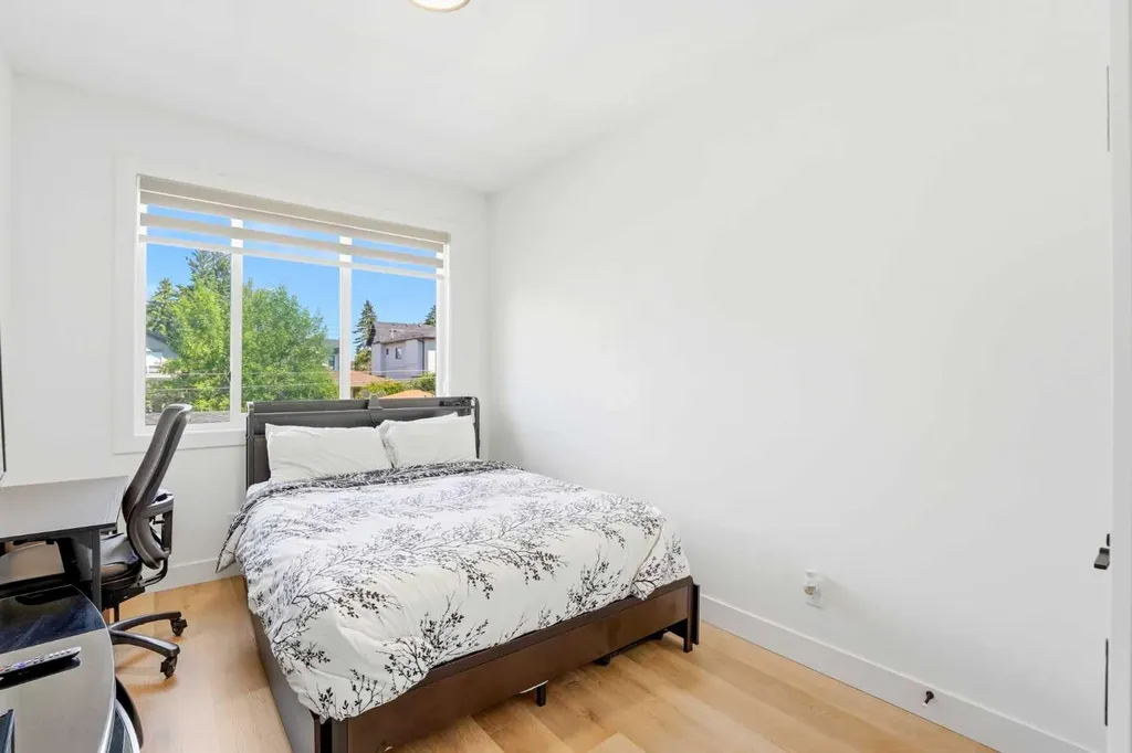 2808 40 Street SW Calgary AB T3E 3J6