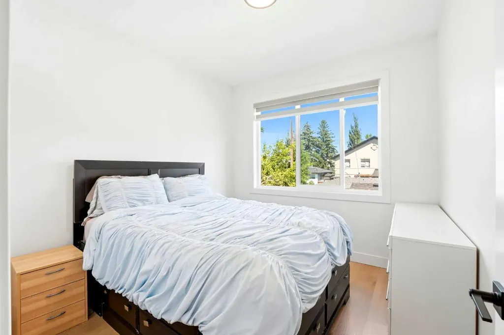 2808 40 Street SW Calgary AB T3E 3J6