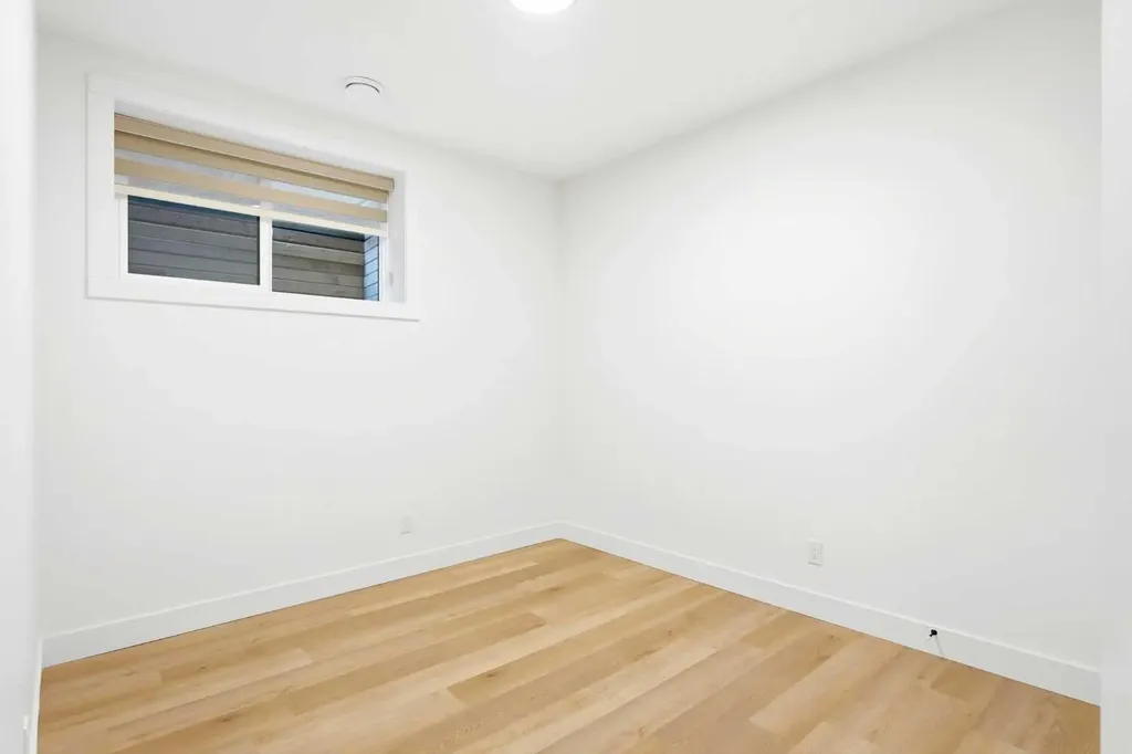2808 40 Street SW Calgary AB T3E 3J6
