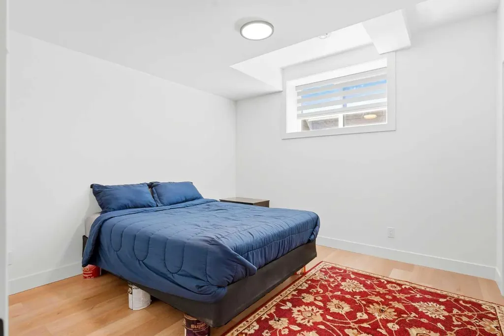 2808 40 Street SW Calgary AB T3E 3J6