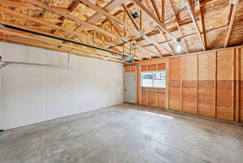 2808 40 Street SW Calgary AB T3E 3J6