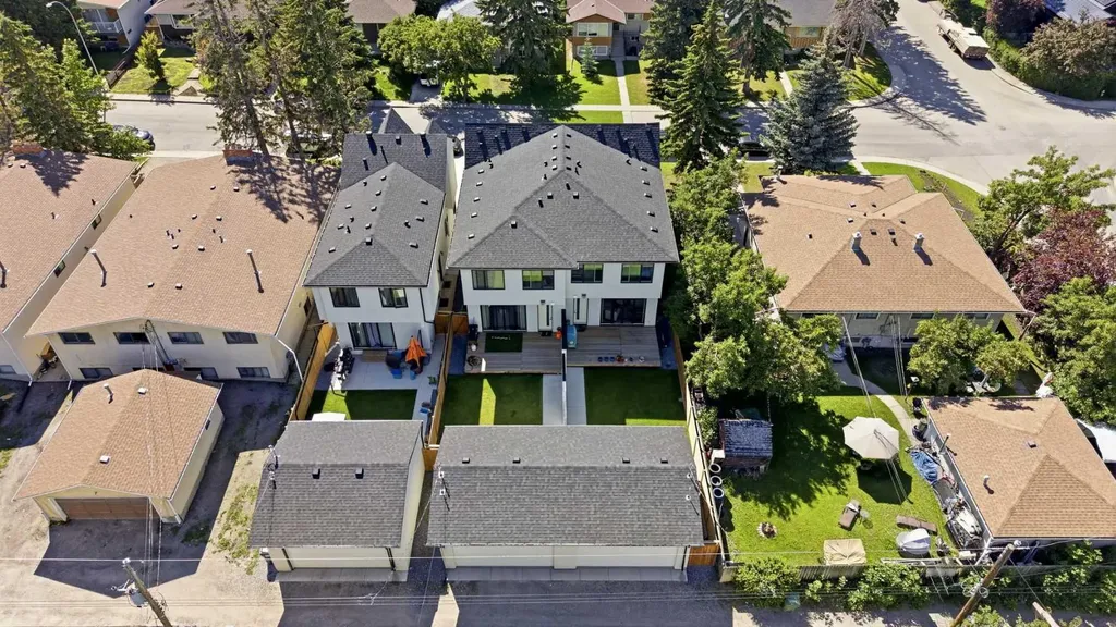2808 40 Street SW Calgary AB T3E 3J6