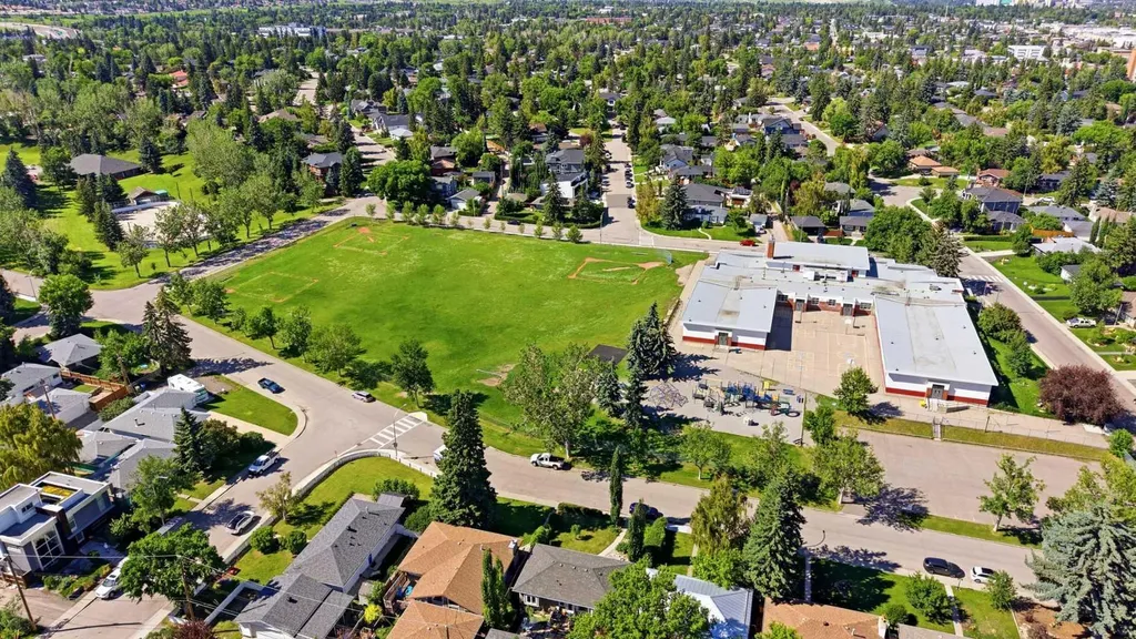 2808 40 Street SW Calgary AB T3E 3J6