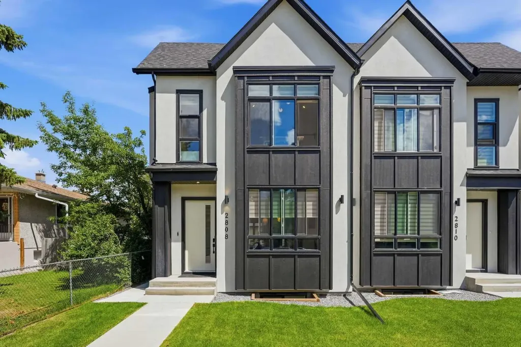 2808 40 Street SW Calgary AB T3E 3J6