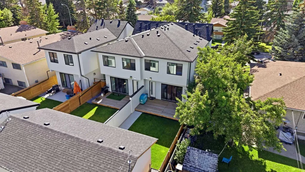 2808 40 Street SW Calgary AB T3E 3J6