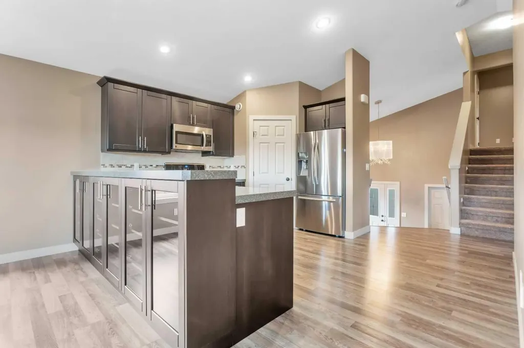 6703 58 Street Rocky Mountain House AB T4T 1V7