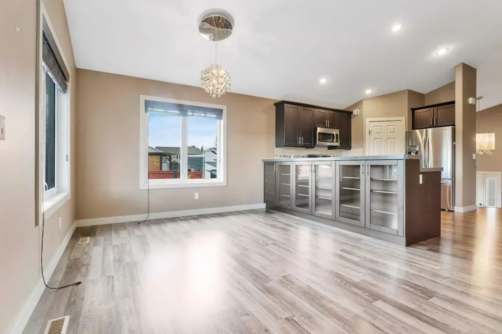 6703 58 Street Rocky Mountain House AB T4T 1V7