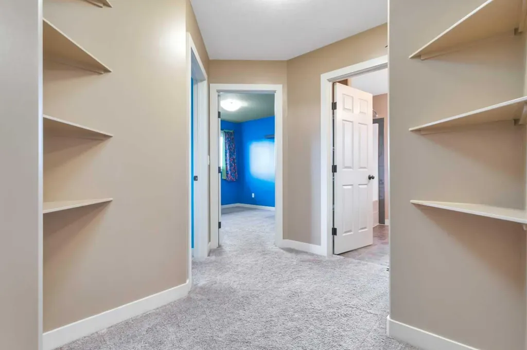 6703 58 Street Rocky Mountain House AB T4T 1V7