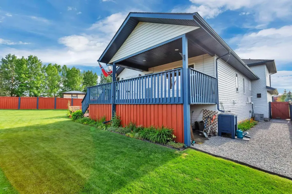 6703 58 Street Rocky Mountain House AB T4T 1V7