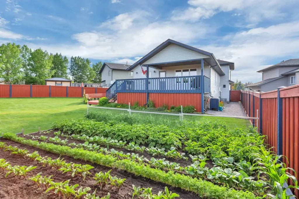 6703 58 Street Rocky Mountain House AB T4T 1V7