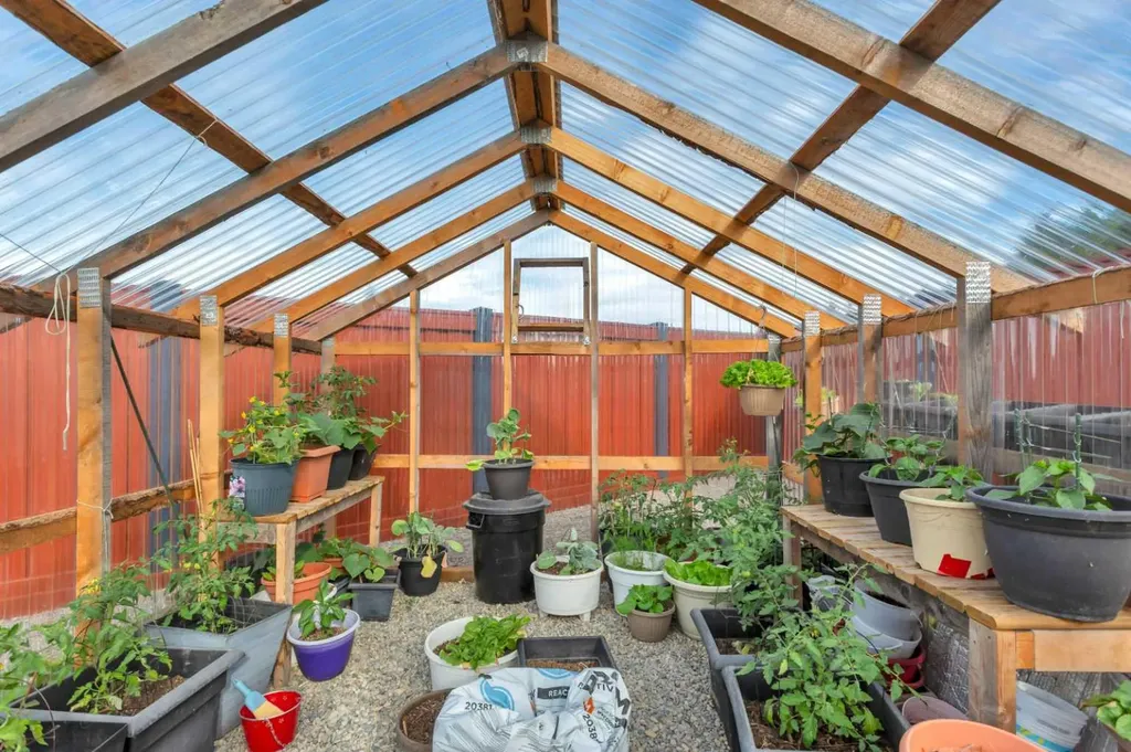 6703 58 Street Rocky Mountain House AB T4T 1V7