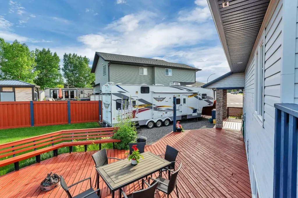 6703 58 Street Rocky Mountain House AB T4T 1V7