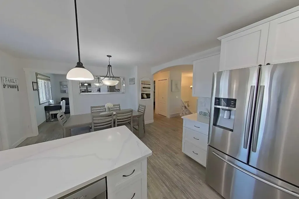 6803 24 Avenue NE Calgary AB T1Y 1Z9