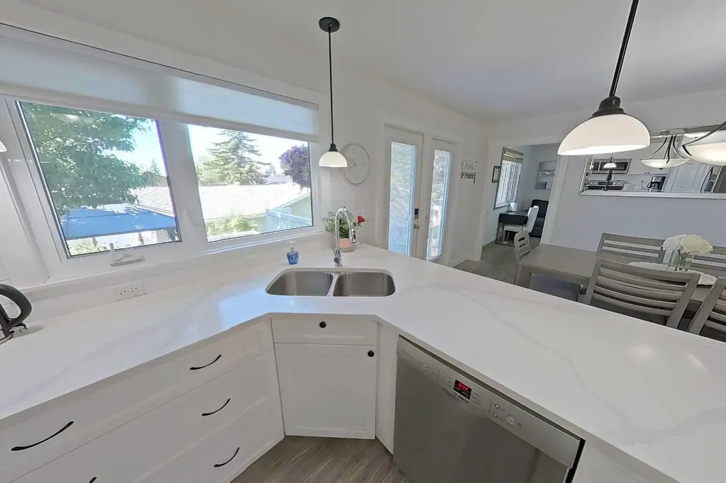 6803 24 Avenue NE Calgary AB T1Y 1Z9