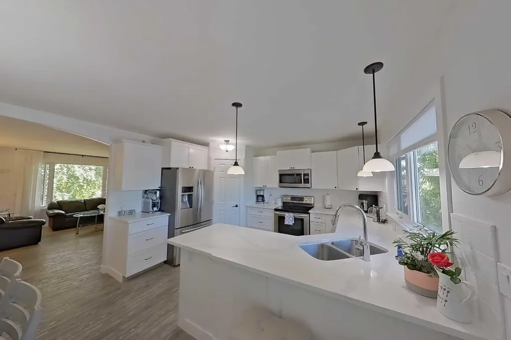 6803 24 Avenue NE Calgary AB T1Y 1Z9