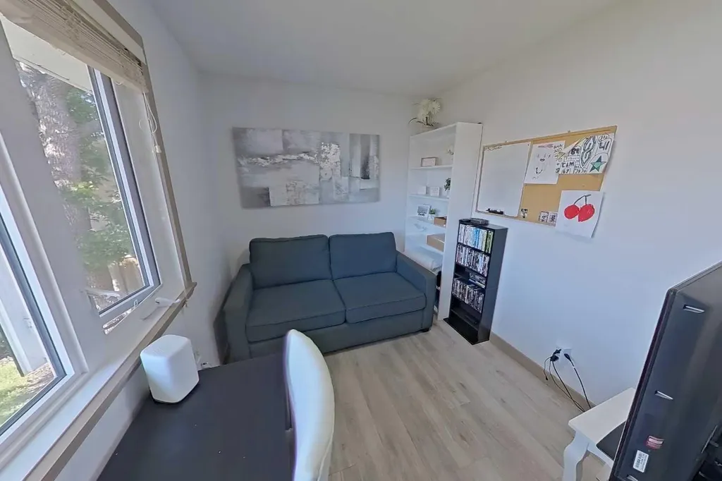 6803 24 Avenue NE Calgary AB T1Y 1Z9
