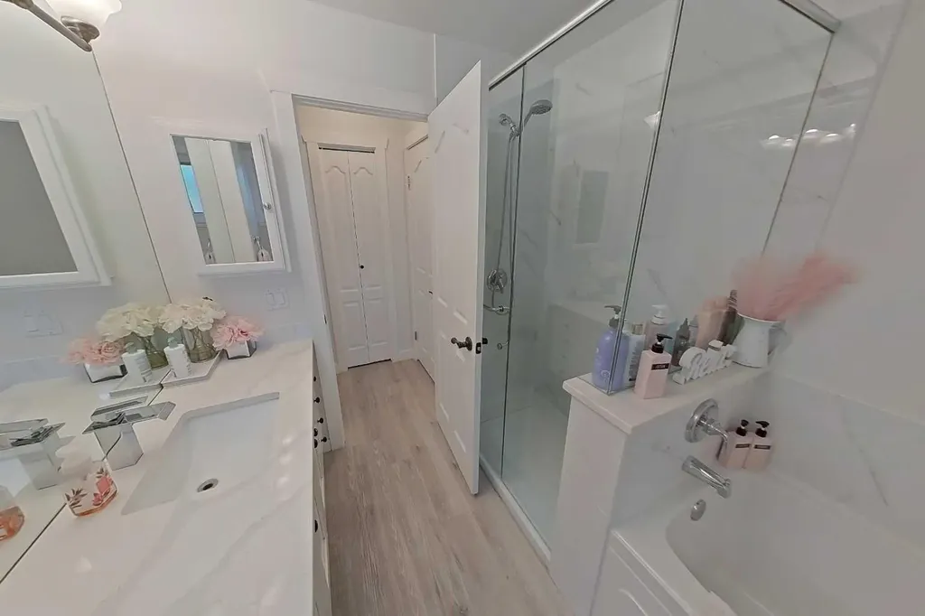 6803 24 Avenue NE Calgary AB T1Y 1Z9