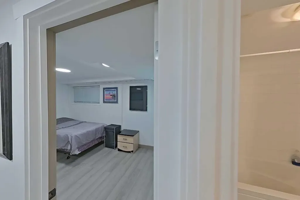 6803 24 Avenue NE Calgary AB T1Y 1Z9
