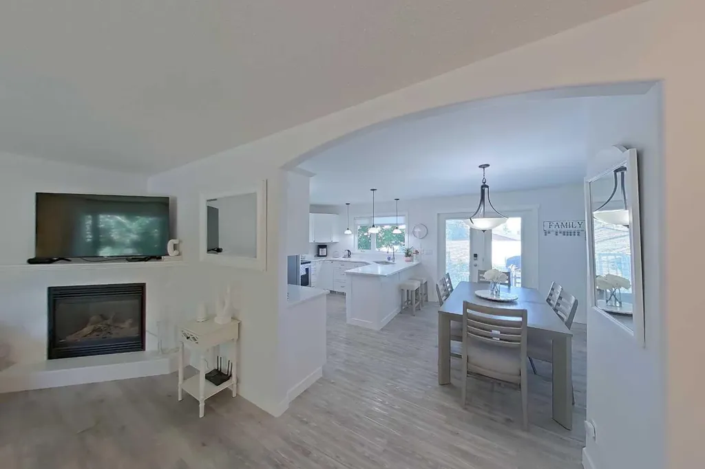 6803 24 Avenue NE Calgary AB T1Y 1Z9