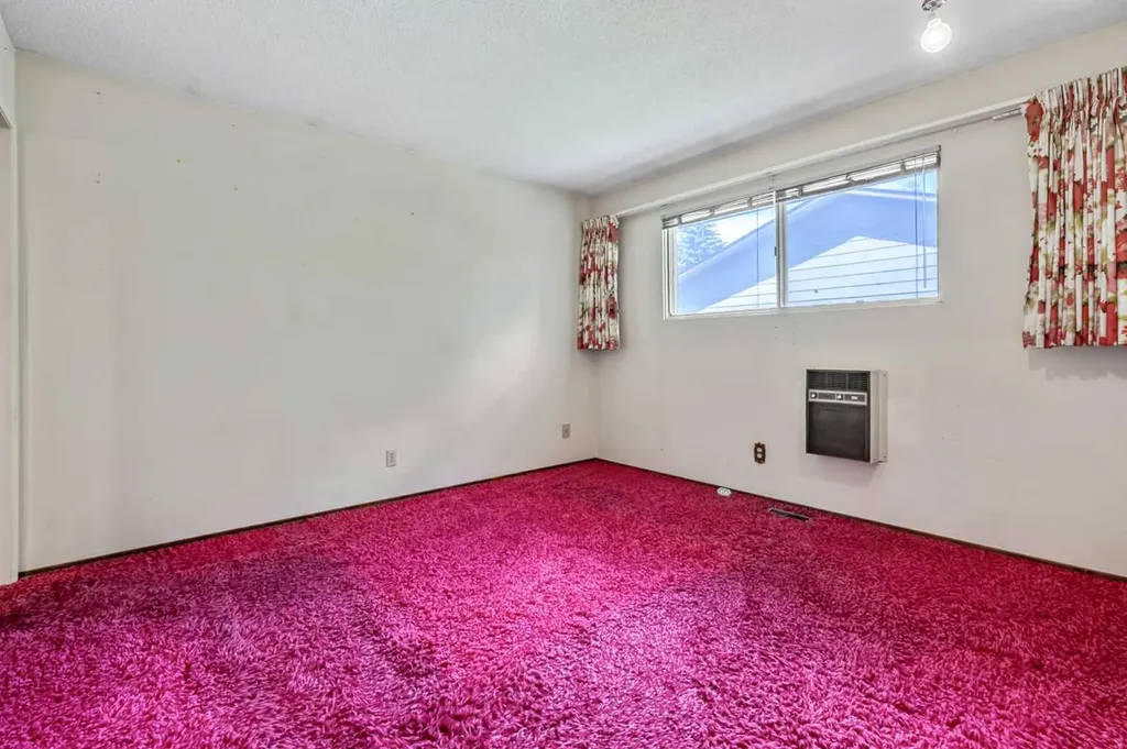 12716 Cannington Way SW Calgary AB T2W 2B8