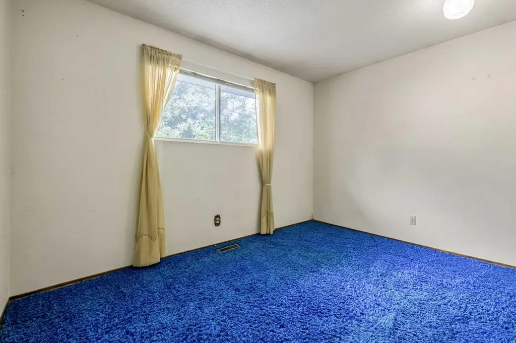 12716 Cannington Way SW Calgary AB T2W 2B8