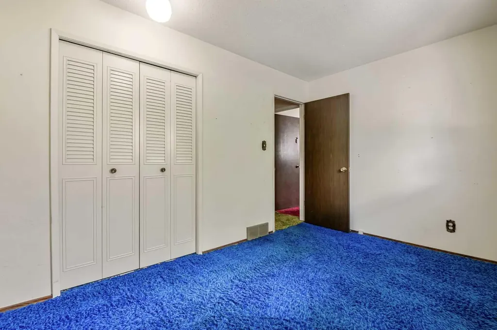 12716 Cannington Way SW Calgary AB T2W 2B8