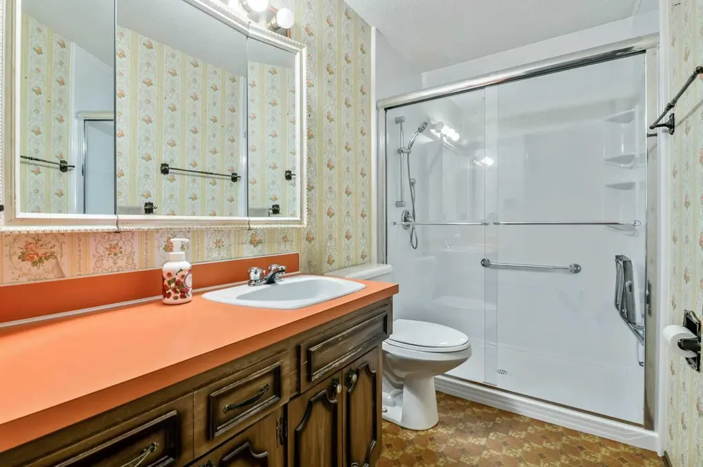 12716 Cannington Way SW Calgary AB T2W 2B8