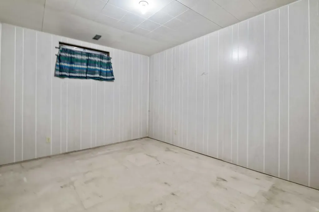 12716 Cannington Way SW Calgary AB T2W 2B8
