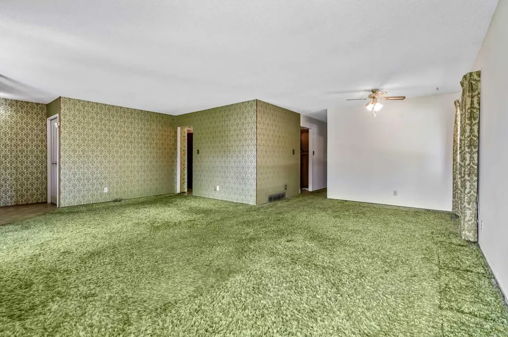 12716 Cannington Way SW Calgary AB T2W 2B8
