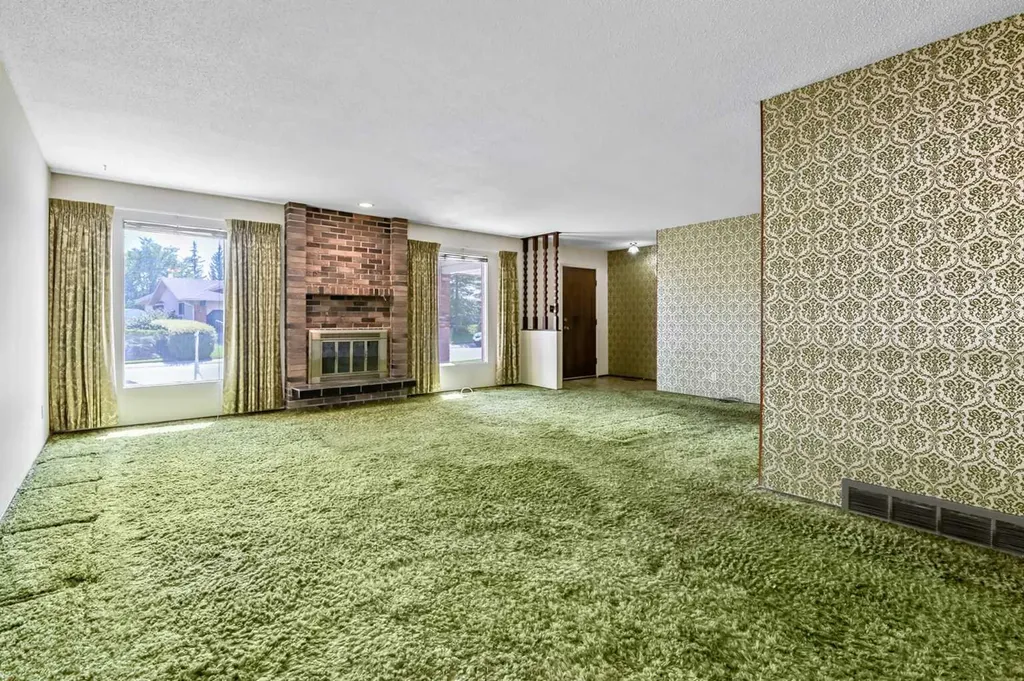 12716 Cannington Way SW Calgary AB T2W 2B8