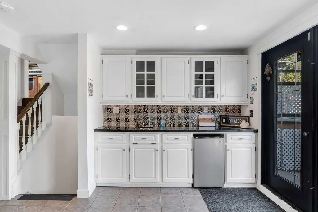 700 West Chestermere Drive Chestermere AB T1X 1B5