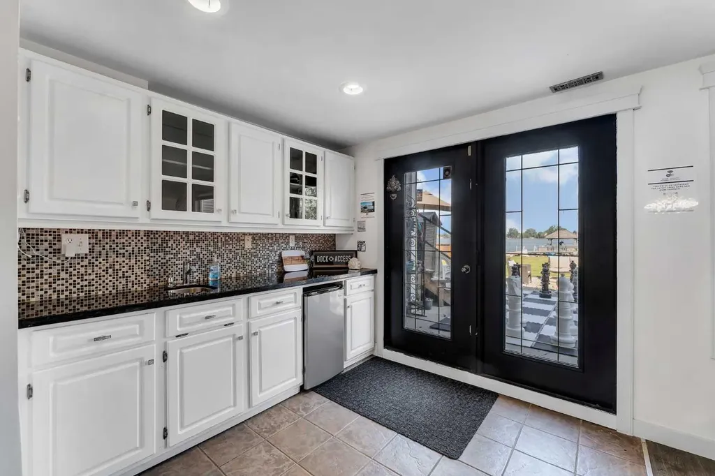 700 West Chestermere Drive Chestermere AB T1X 1B5