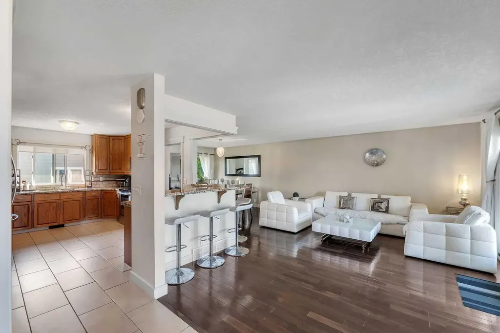 700 West Chestermere Drive Chestermere AB T1X 1B5